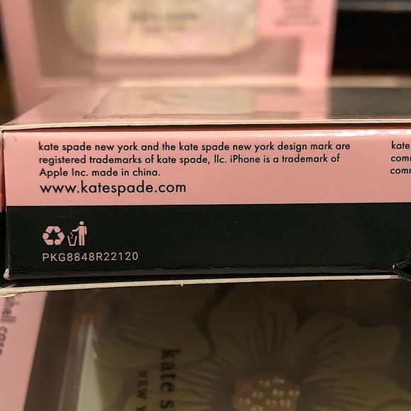 KATE SPADE New York iPhone Protective Hardshell Phonecase 11/XR Hollyhock - Picture 5 of 14